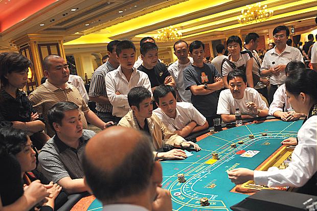 Average Macau Casino Visitor is 36, Male, Earns $34,000 Per Year