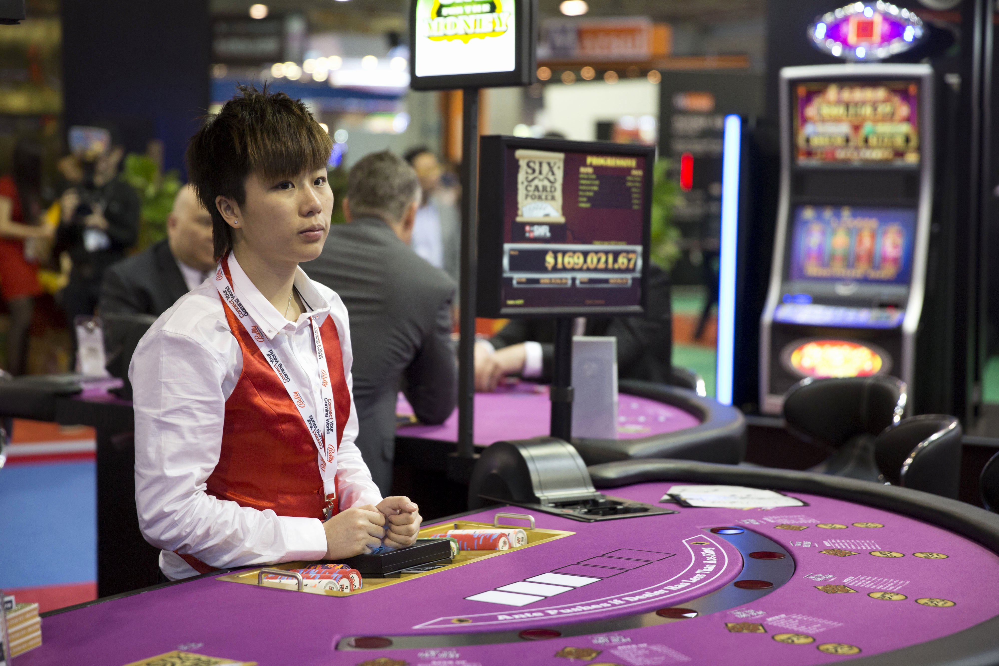 Macau Casino Employees Less Satisfied in Workplace, but More Confident in Career Outlook