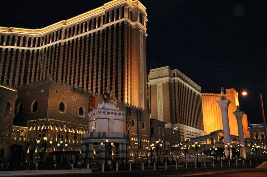 Venetian Las Vegas Debuts New Yahoo! Sportsbook