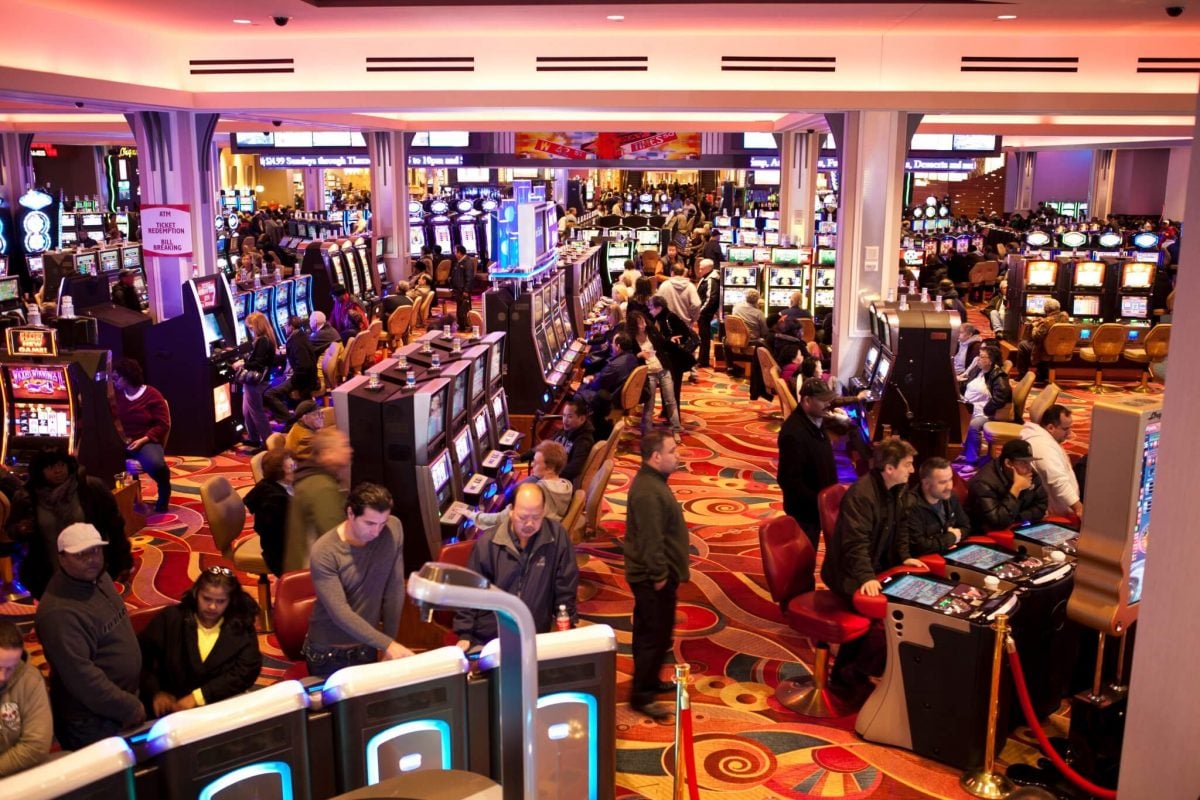 New York Casinos Capacity Expands, But No Drinks After Midnight