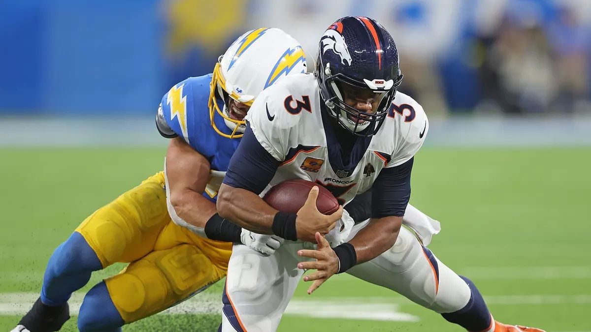 Denver Broncos QB Russell Wilson Goes Down in ‘Monday Night Football’